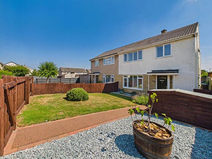 3 Bedroom Semi-Detached House For Sale In Cranwell Close, Chippenham, SN14