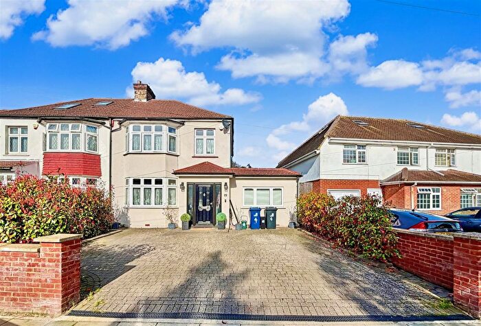 4 Bedroom Semi Detached House For Sale In Minterne Avenue, Norwood Green, UB2