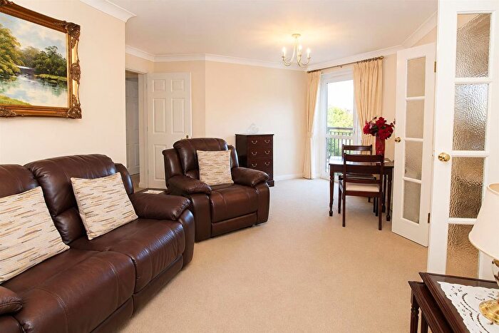 1 Bedroom Property For Sale In Calverley Court, Kingston Road, Epsom, KT19