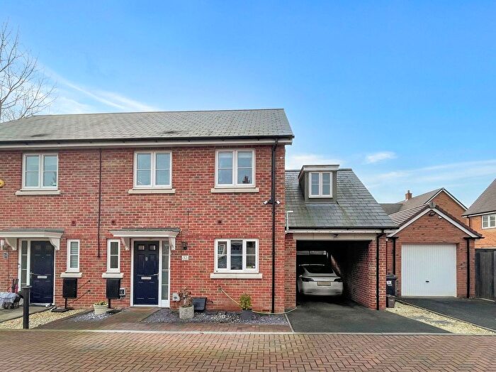 4 Bedroom Semi Detached House For Sale In Manu Marble Way, Gloucester, GL1