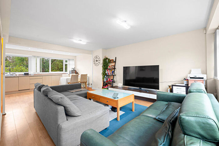 4 Bedroom Town House For Sale In Wellsmoor Gardens, Bickley, Bromley, BR1