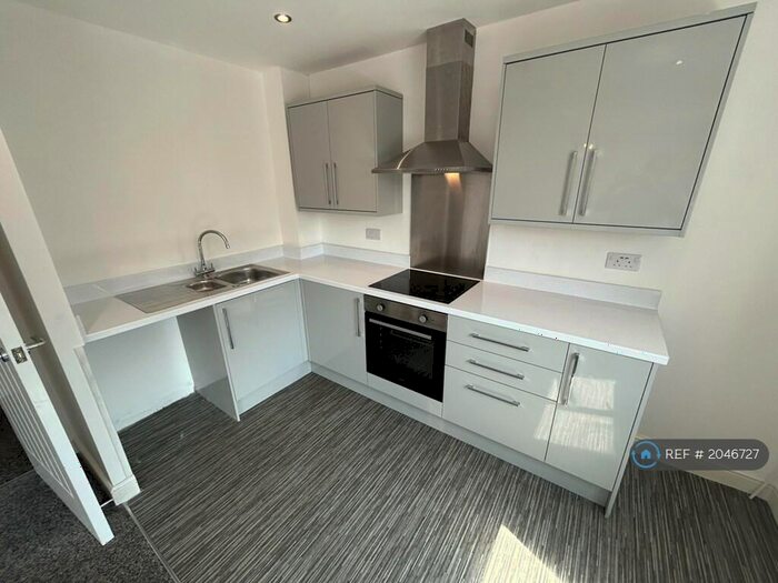 2 Bedroom Flat To Rent In Farrier Close, Swinton, Manchester, M27