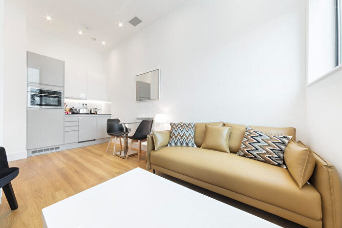 1 Bedroom Apartment To Rent In Bath Road, Slough, Berkshire, SL1