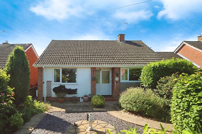 2 Bedroom Detached Bungalow For Sale In Newlands Road, Ruishton, Taunton, TA3