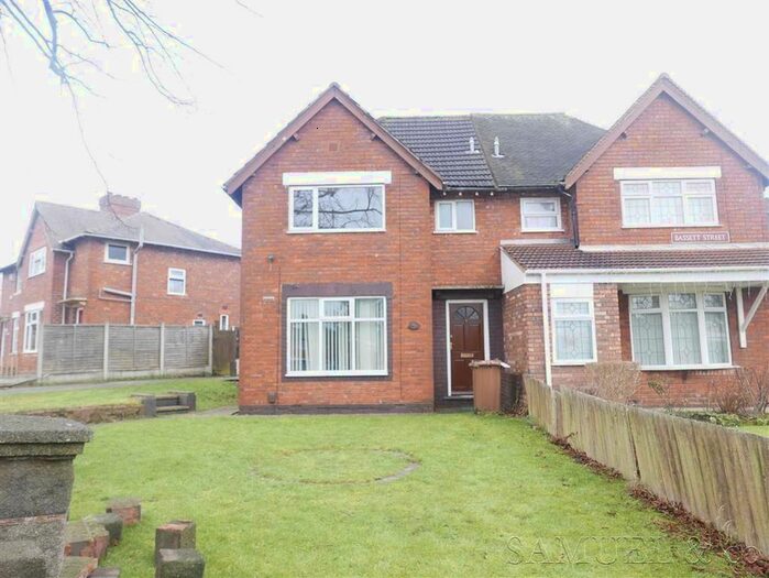3 Bedroom Semi-Detached House To Rent In Moat Road, Walsall WS2