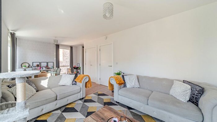 2 Bedroom Flat For Sale In Barking Hd, Barking, IG11