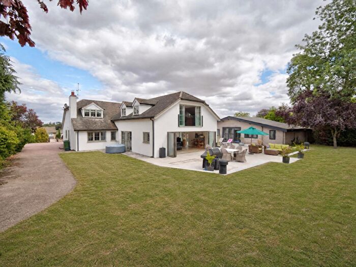5 Bedroom Detached House For Sale In Upper Street Tingewick Buckingham, Buckinghamshire, MK18
