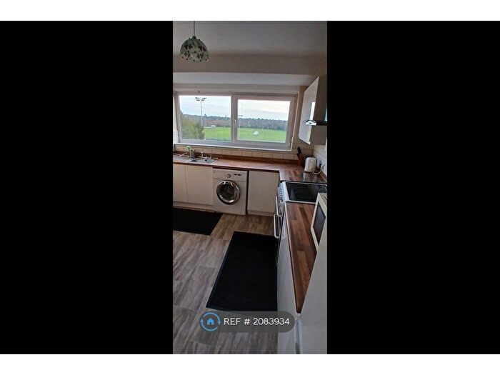2 Bedroom Flat To Rent In Perivale Lane, Perivale, Greenford, UB6