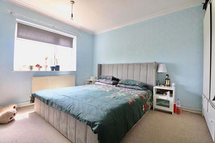 2 Bedroom Flat To Rent In Bishopsford Road, Morden, SM4