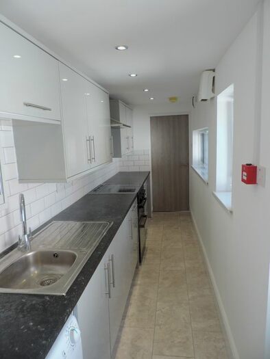 1 Bedroom Flat To Rent In Connaught Road, Cardiff, CF24