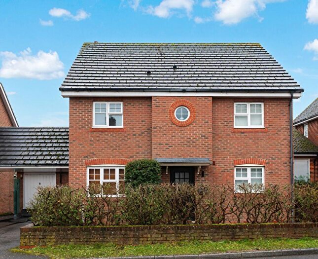 4 Bedroom Detached House For Sale In Bufton Field, North Warnborough, RG29