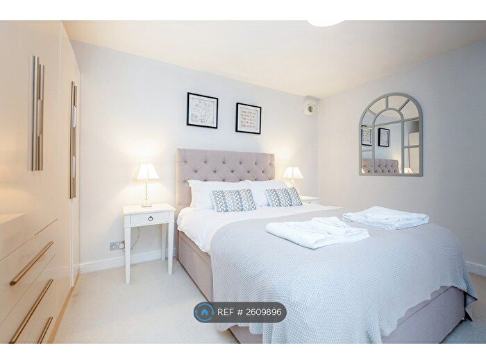 1 Bedroom Flat To Rent In Grosvenor Court, London, SW15