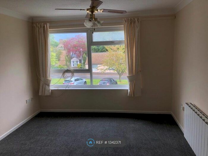 2 Bedroom Flat To Rent In Sawtry, Huntingdon, PE28