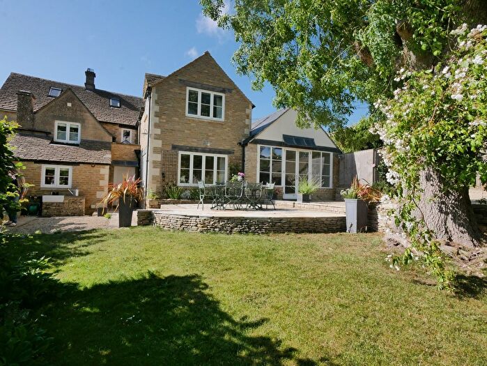 4 Bedroom Semi-detached House To Rent In Calcot, Gloucestershire, GL54