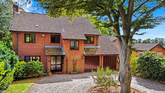 4 Bedroom Detached House For Sale In Overslade Lane, Rugby, Warwickshire, CV22