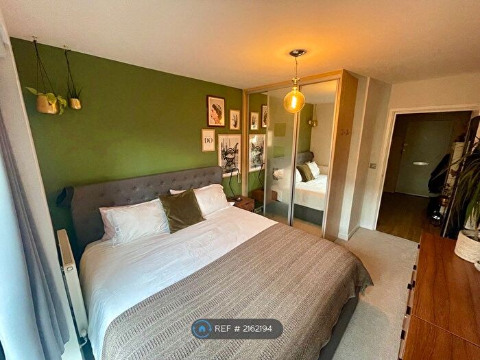 1 Bedroom Flat To Rent In Ordell Road, London, E3