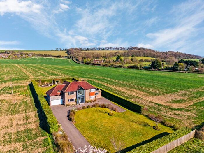 5 Bedroom Detached House For Sale In Wycombe Road, Saunderton, HP27