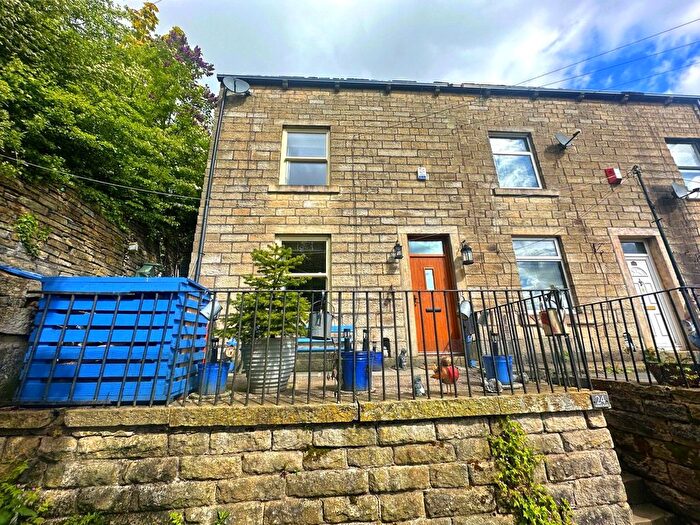 3 Bedroom End Terrace House For Sale In Wesley Place, Bacup, Rossendale, OL13