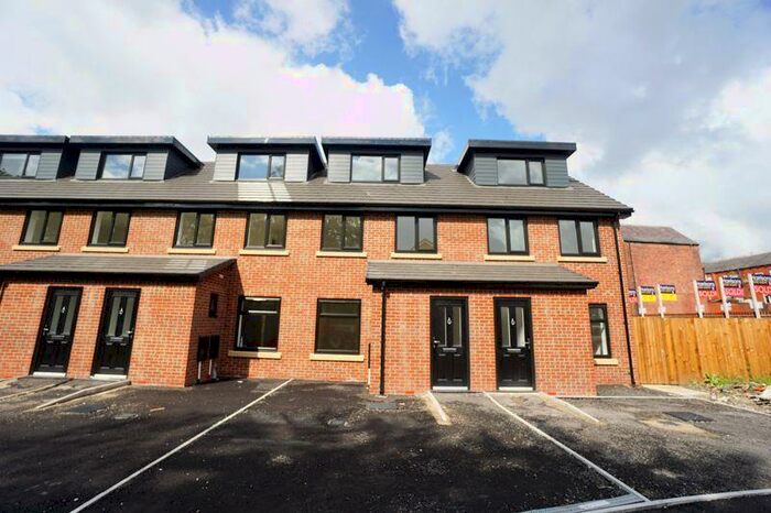 3 Bedroom Semi-Detached House To Rent In Yew Tree, Astley Bridge, BL1