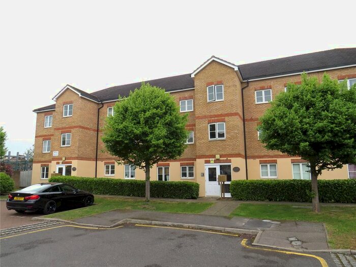 2 Bedroom Flat To Rent In East India Way, Croydon, Surrey CR0