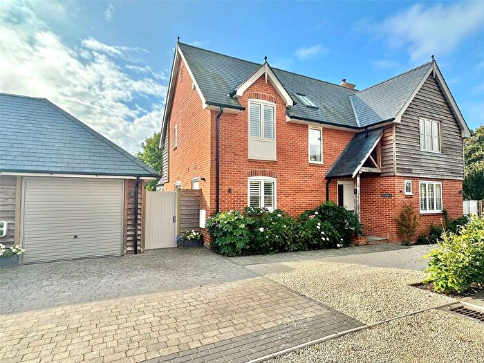 4 Bedroom Detached House For Sale In Milford Road, Everton, Lymington, Hampshire, SO41