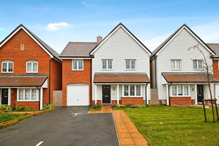 3 Bedroom Semi Detached House For Sale In Pear Tree Orchard, Bapchild, Sittingbourne, ME10