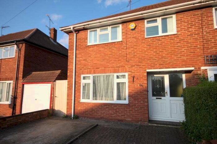 3 Bedroom Property To Rent In Byron Road Luton, LU4