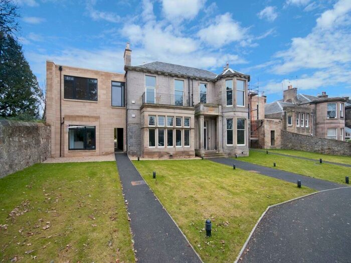 3 Bedroom Flat To Rent In Corstorphine Road, Murrayfield, Edinburgh, EH12