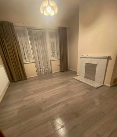 3 Bedroom Semi-Detached House To Rent In Gloucester Avenue, Waltham Cross, EN8