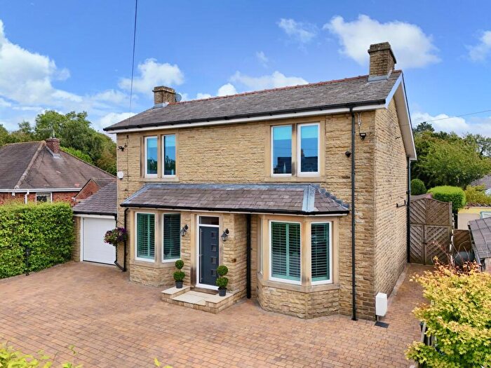 4 Bedroom Detached House For Sale In Rainhall Crescent, Barnoldswick, BB18