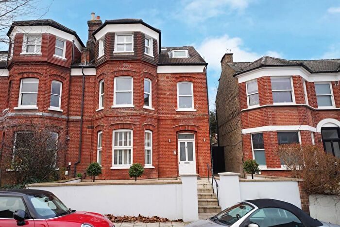 2 Bedroom Flat For Sale In Thornlaw Road, West Norwood, SE27