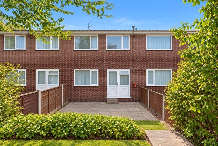 3 Bedroom Terraced House For Sale In Avon Drive, Congleton, Cheshire, CW12