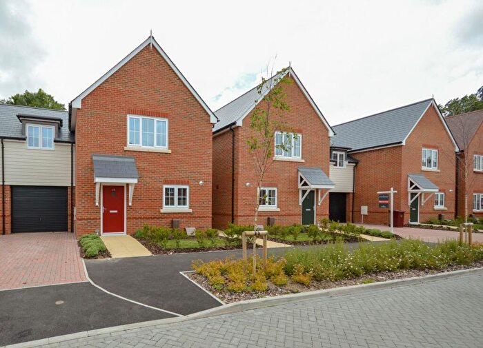 3 Bedroom Semi-Detached House To Rent In Priors Orchard, Southbourne, PO10