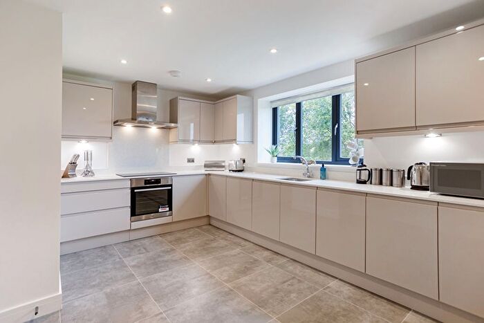 3 Bedroom Flat To Rent In Crowhurst Lane, RH7