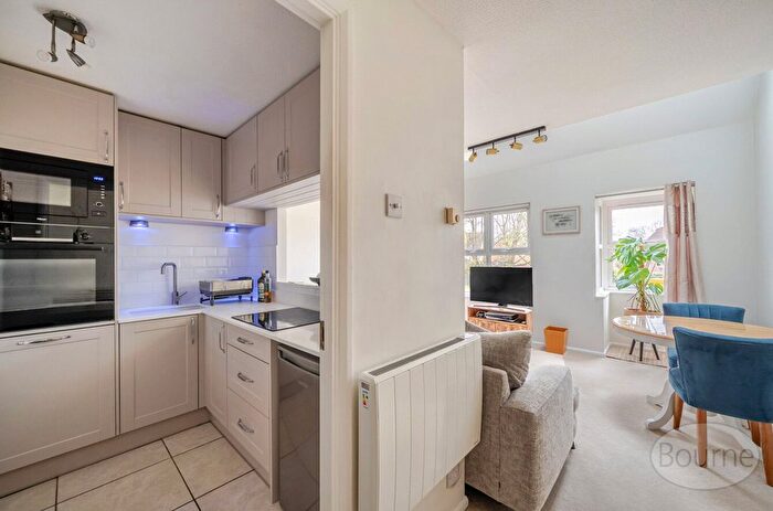 2 Bedroom Maisonette For Sale In Tolvaddon Close, Goldsworth Park, Woking, Surrey, GU21