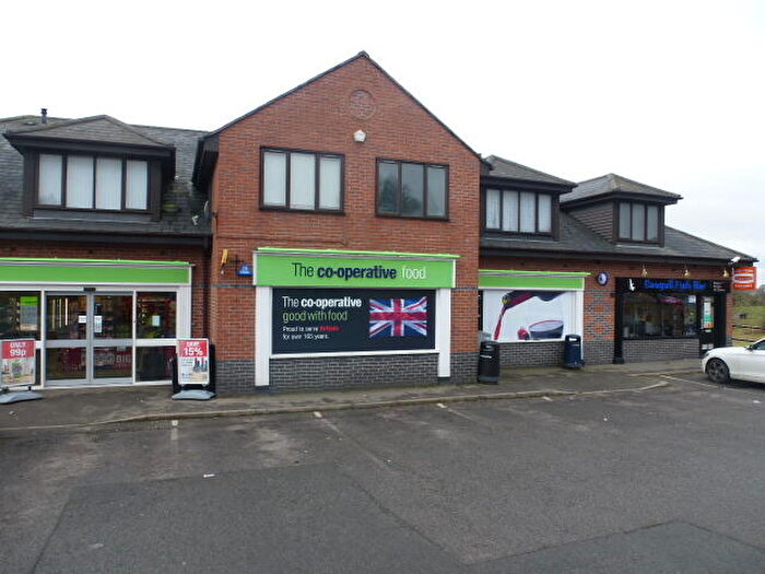 2 Bedroom Flat To Rent In Burton Road, Overseal., DE12