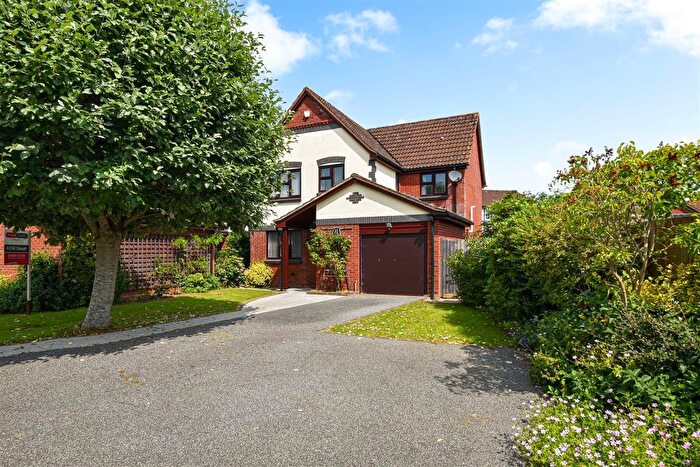 4 Bedroom Detached House For Sale In Wheatfield Close, Cullompton, EX15