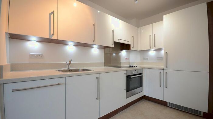 1 Bedroom Flat To Rent In Kings Road, Reading, RG1