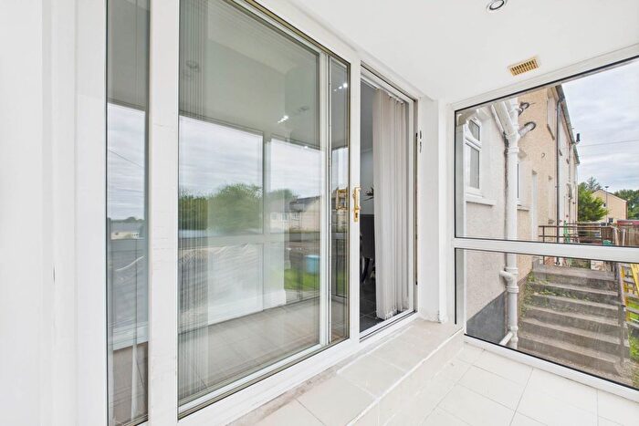 3 Bedroom End Of Terrace House For Sale In Yarrow Crescent, Wishaw, ML2