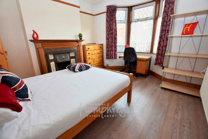 5 Bedroom Terraced House To Rent In Osborne Road, Northampton, NN2