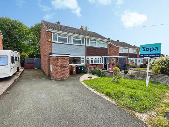 3 Bedroom Semi Detached House For Sale In Meadow Lane, Newhall, Swadlincote, DE11