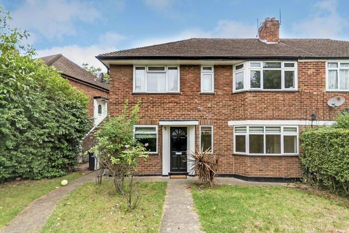 2 Bedroom Flat To Rent In Cavendish Avenue, London, W13