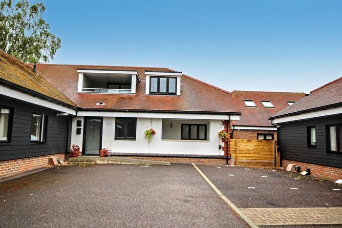 2 Bedroom Flat To Rent In Burrows Lane, Gomshall, GU5