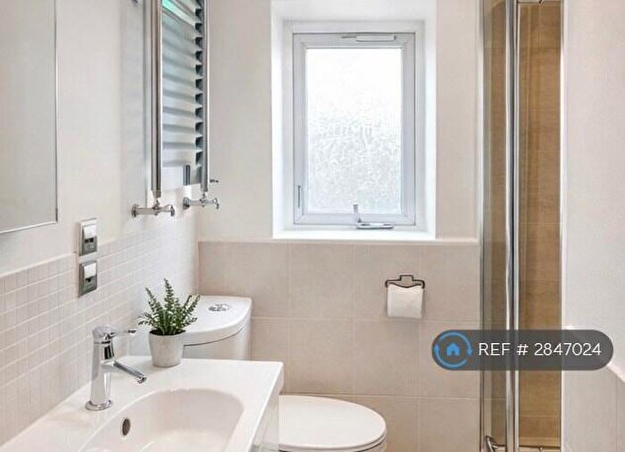 3 Bedroom Maisonette To Rent In Hythe Close, London, N18