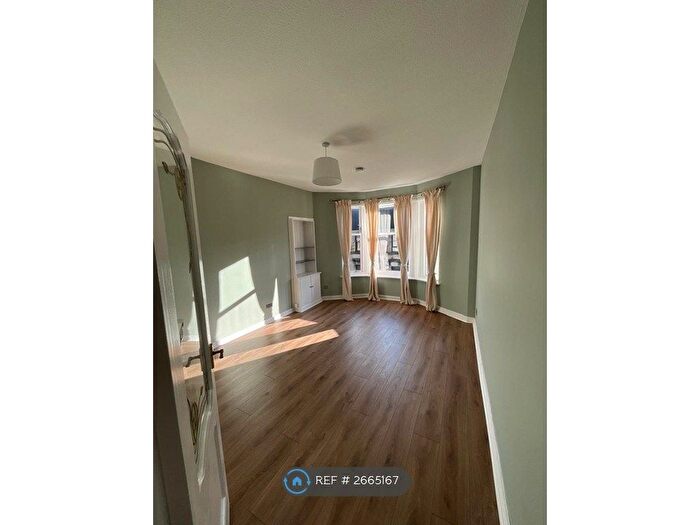 1 Bedroom Flat To Rent In Bank St, Paisley, PA1