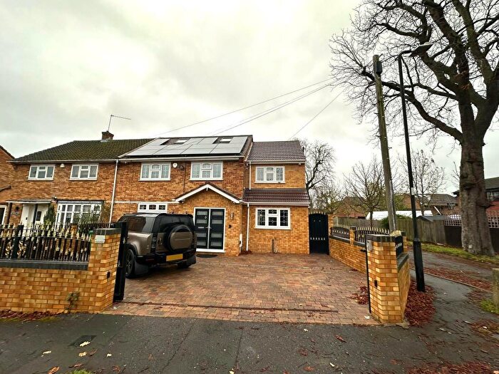 5 Bedroom Detached House To Rent In Slough, Berkshire, SL3