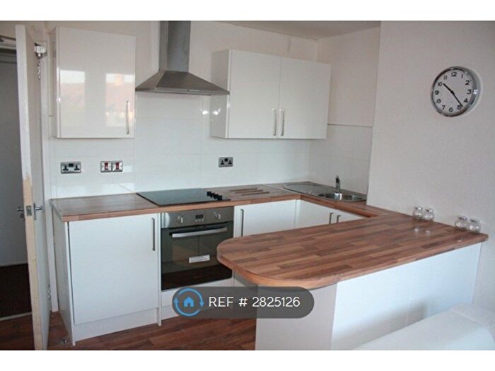 4 Bedroom Flat To Rent In Pitmedden Crescent, Aberdeen, AB10