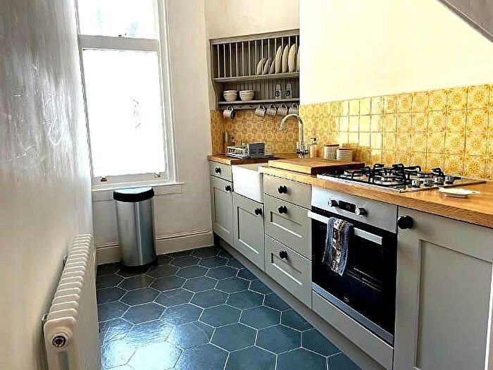1 Bedroom Maisonette To Rent In Lower Erith Road, Torquay, TQ1