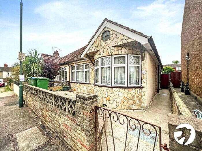2 Bedroom Bungalow For Sale In Harold Avenue, Belvedere, DA17