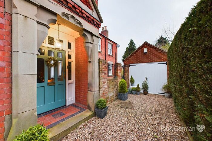 7 Bedroom Semi-Detached House For Sale In Alexandra Road, Burton-on-Trent, DE15